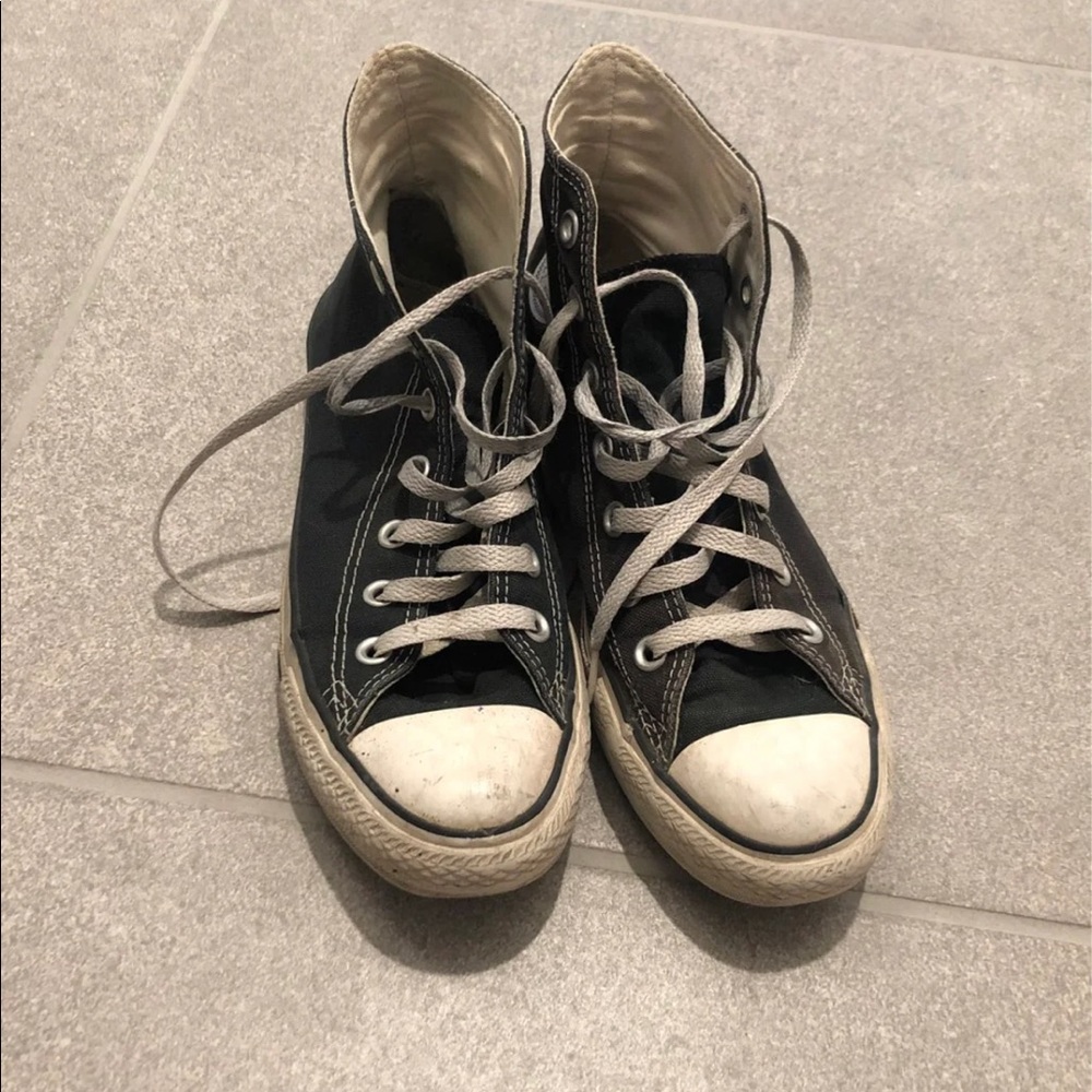 Black high top converse Chuck Taylors size 7.5 W